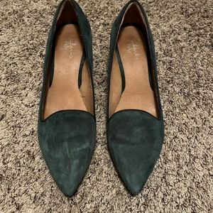 Clarks Size 9 1/2 green suede heels